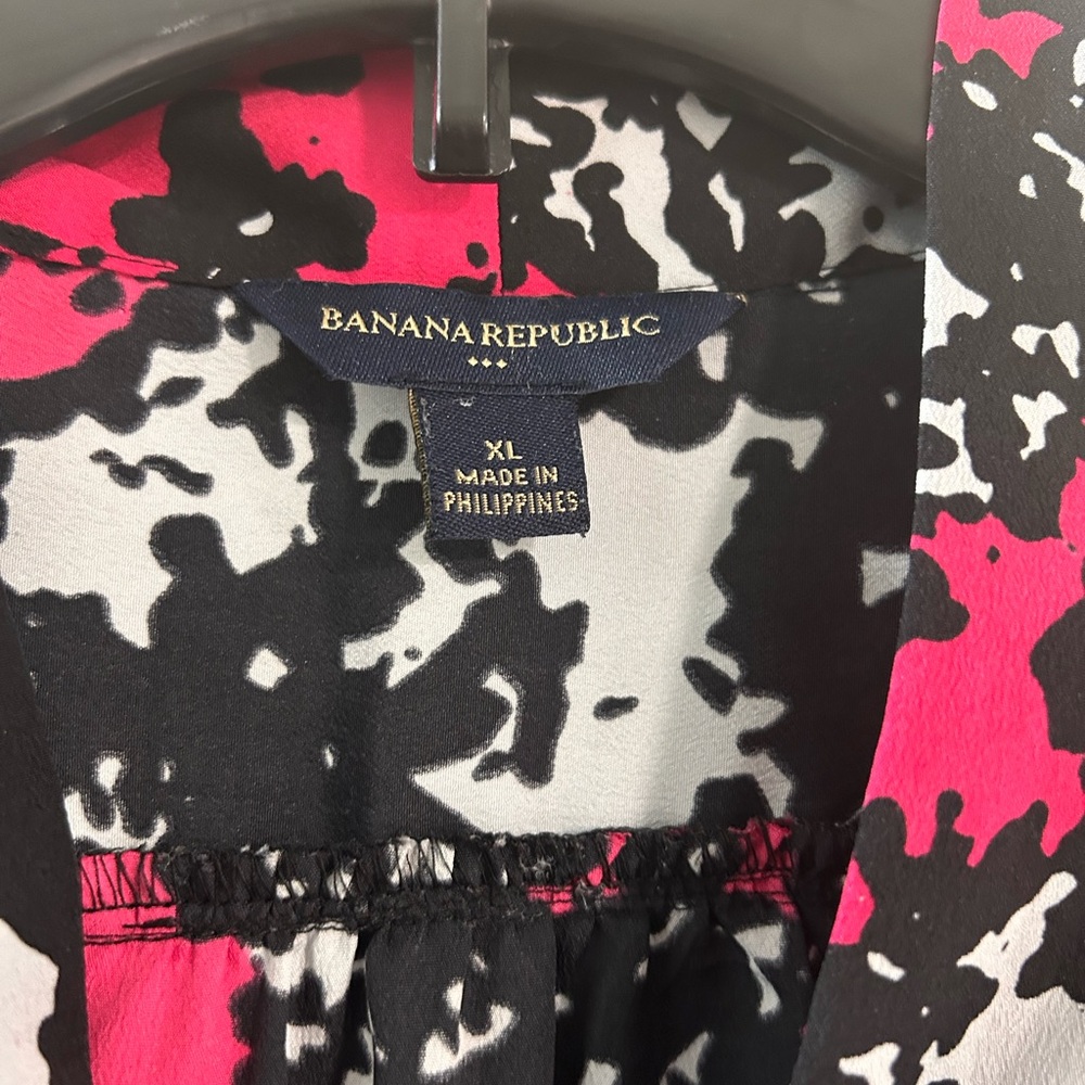 Banana Republic Blouse - Picture 3 of 3